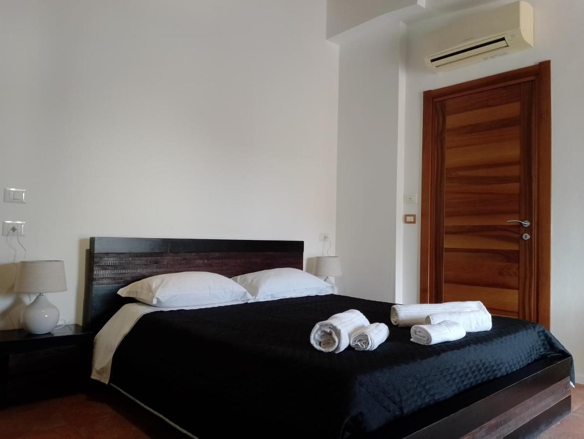 Boutique De Charme Self Check-In - Accesso Autonomo Hotel Алгеро Екстериор снимка
